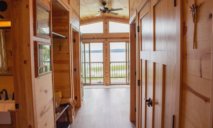 Remer Kabine | Brand New Lakefront Cabin on Peaceful Big Sand Lake