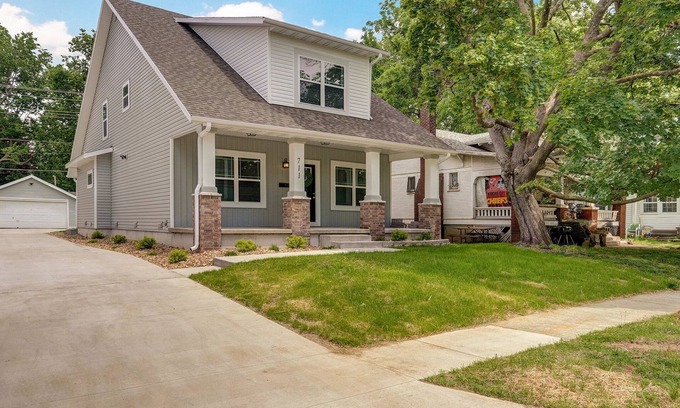 Springfield Haus | Brand NEW Spacious 5-bedroom house in awesome Springfield near MSU and Mercy