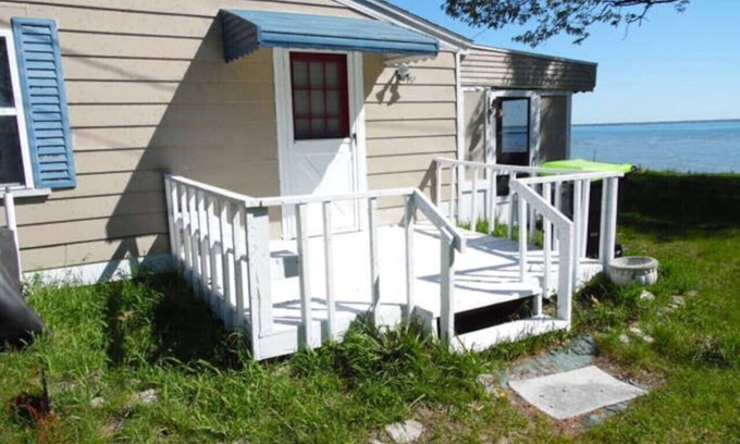 Au Gres Haus | Brawny Lass - AuGres