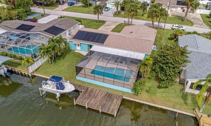 Venetian Way Haus | Brayden-Wes Beach House