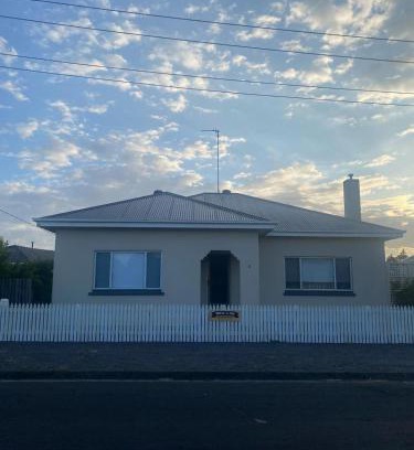 Port Macdonnell Haus | Break-A-Way Accommodation
