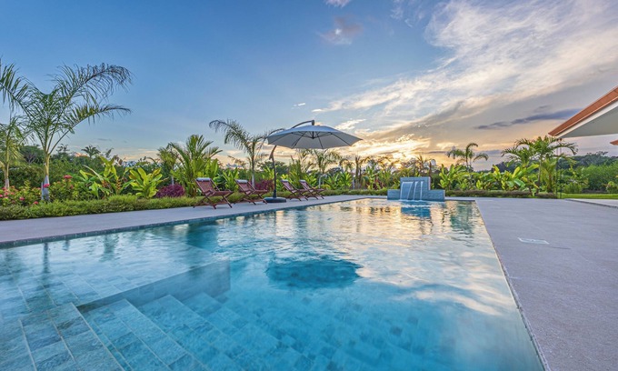 Palma Quemada Haus | Breathtaking Custom Home-Guest House Walk to “Playa Linda” and to “Rio Hatillo”
