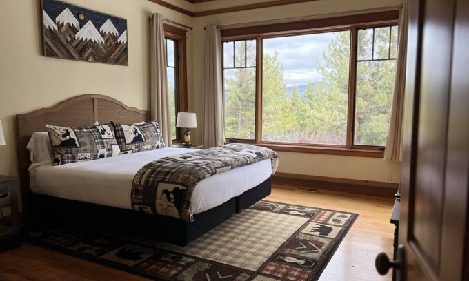 Gold Mountain Kabine | Breathtaking Luxury Family Cabin Nakoma Golf Couples