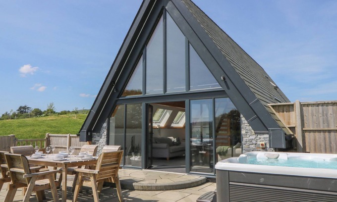 Llandrindod Wells Hütte | BRECKNOCK CHEVIOT - THE SHEEPFOLD, pet friendly in Llandrindod Wells