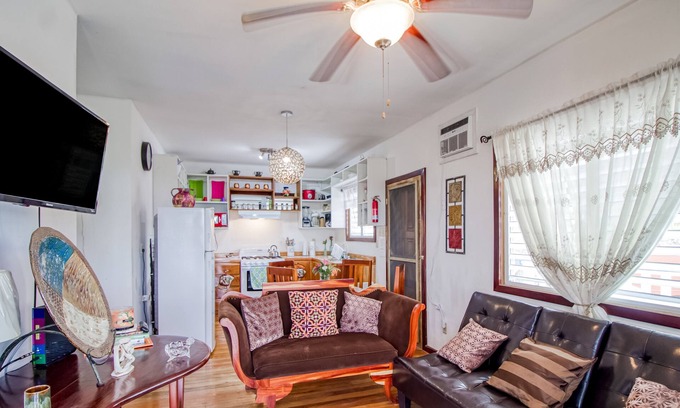 Georgeville Haus | Breezy hilltop estate with plunge pool, picnic areas, private deck, AC, & WiFi