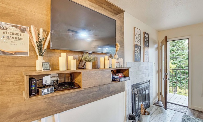 Brian Head Wohnung | Brian Head Studio Condo w/ Balcony + Mountain View