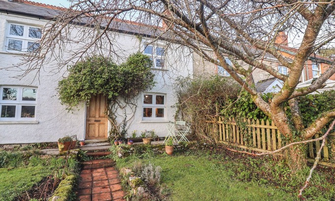 Winsham Hütte | BRIAR ORCHARD ANNEX, romantic, character holiday cottage in Winsham