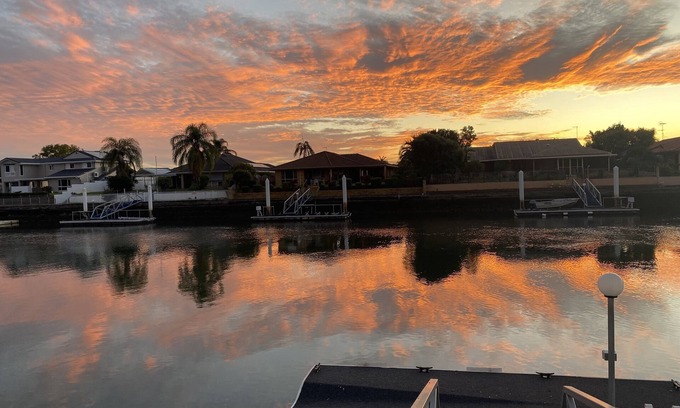 Banksia Beach Haus | Bribie Island Canal waterfront!! Location perfect!
