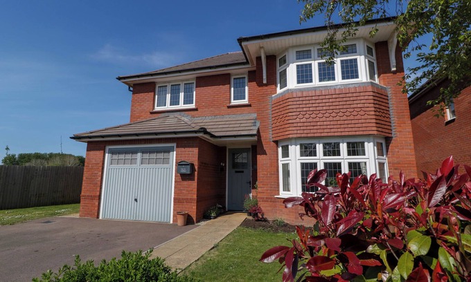 Portskewett Hütte | BRIDGE VIEW, pet friendly, country holiday cottage in Caldicot