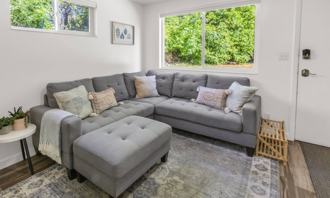 Logan Wohnung | Bright 2br Great Location Near USU and Downtown