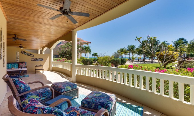 Placencia Villa | Meerblick-Panorama-Villa-Ensuite Bad-LP 7B