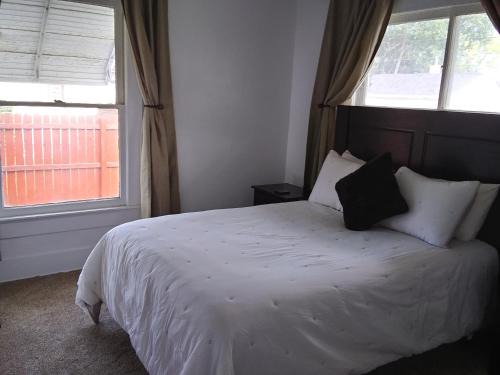 Powell Wohnung | Bright and Cool Powell Apartment