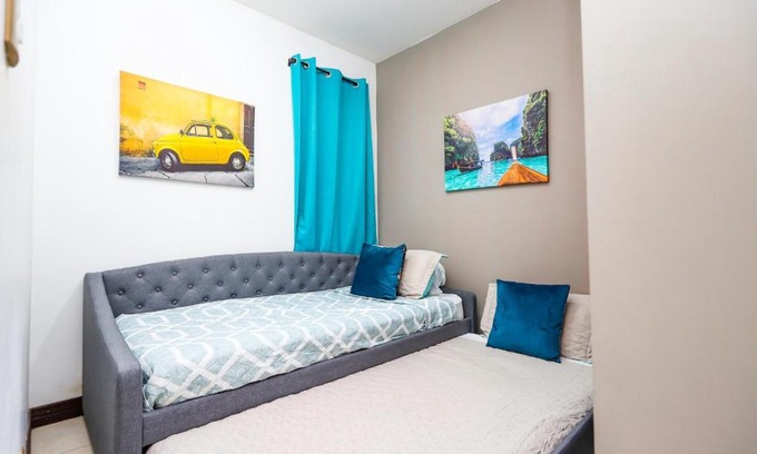 Heredia Wohnung | Bright Apt w Pool Near the Airport - Self Check In