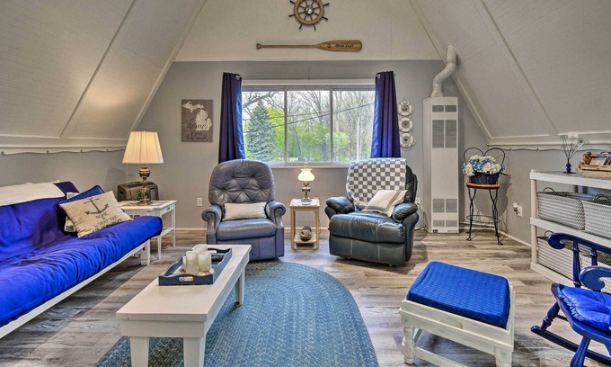 Algonac Wohnung | NEW! Bright & Cozy A-Frame Studio: Steps to River!