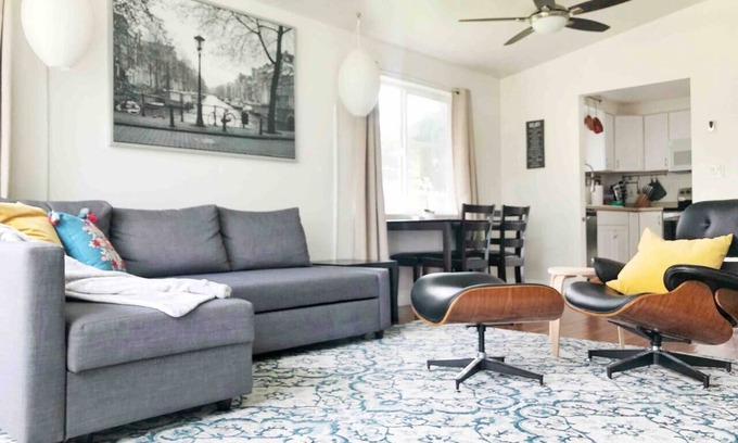 Olde Town Haus | Bright & Stylish, Fenced Yard, Steps from Nature, Minutes Walk to Downtown