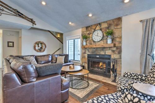 Chestnut Springs Haus | Bright Wintergreen Resort Home Deck and Grill!