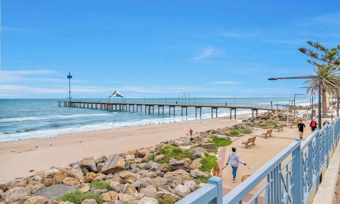 Brighton Haus | Brightly Beachside Where Jetty Rd meets the Ocean