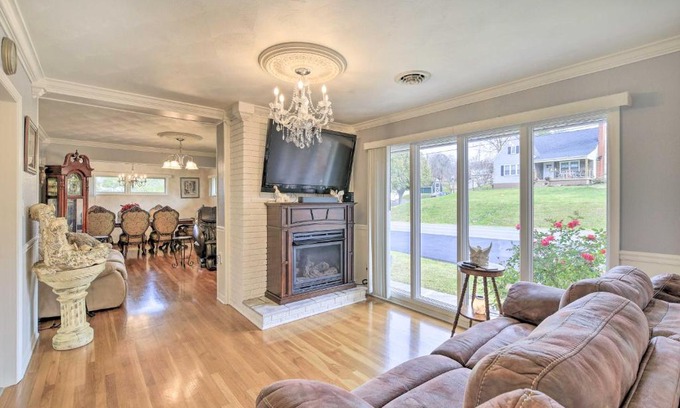 Bristol Haus | Bristol Retreat with Creek Access 2 Mi to Dtwn