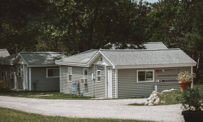 Grawn Haus | Brookside Cottages and Resort Northwood Cottage