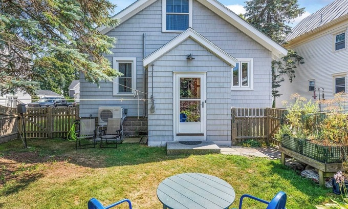 Brunswick Haus | Brunswick Bungalow By Bowdoin With Fenced-In Backyard