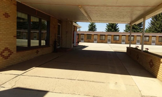 Bowman Hotel | Budget Host 4 U Motel