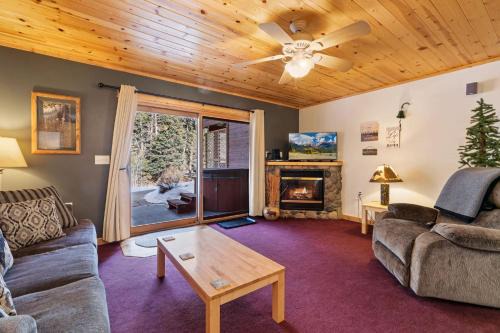 Fall River Estates Wohnung | Bugle Pointe B10 by Estes Park Condos