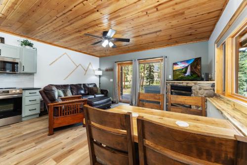 Fall River Estates Wohnung | Bugle Pointe B12 by Estes Park Condos
