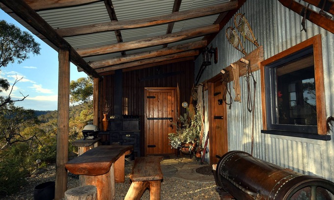 Jindabyne Hütte | Bush Grove auf der schneebedeckten Fluss