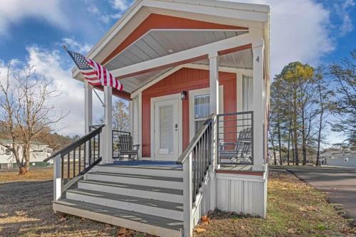 Owens Cross Roads Haus | Byrd 4 Tiny Stay Getaway