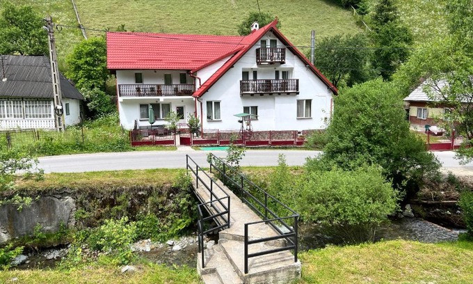 Moeciu de Sus Haus | Căsuța de lângă pădure