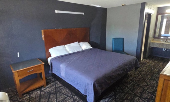 Cleveland Hotel | c towninn and suites
