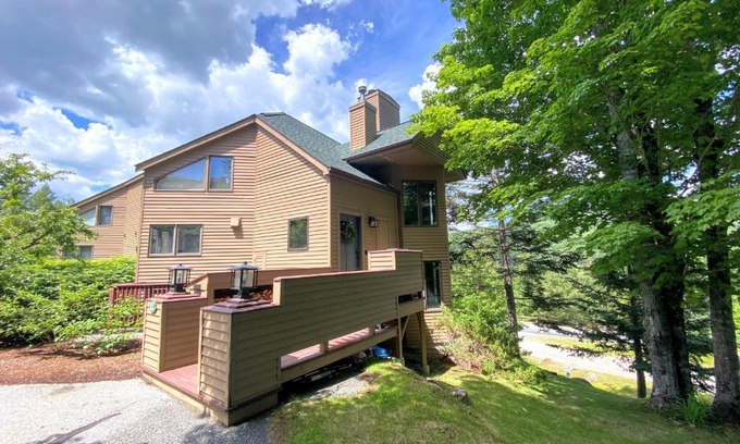 Bretton Woods Villa | C12 Homey Bretton Woods slopeside townhome for your family getaway to the White Mountains