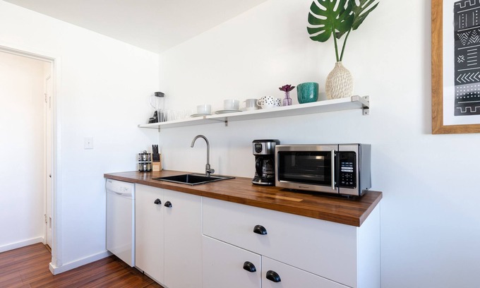 Desert Hot Springs Wohnung | Chez 2- Spotless Designer Apartment mit Zugang zum Pool in der Nähe