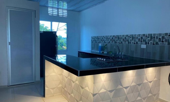 Doradal Wohnung | Cabaña aldea primaveral