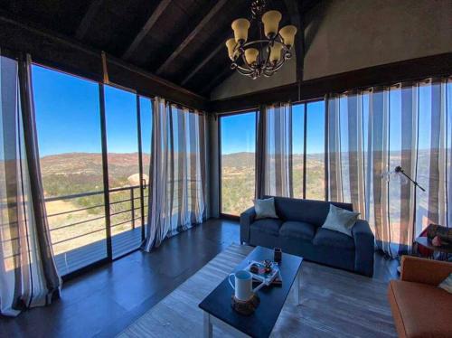 Tecate Haus | Cabaña Valzam 2 entre viñedos Rancho Tecate Resort