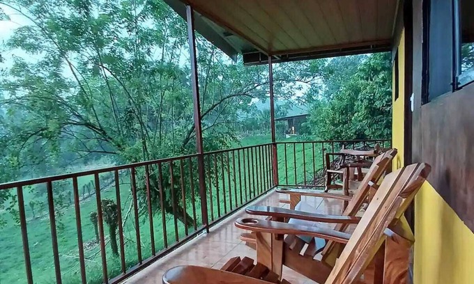 La Fortuna Kabine | Cabaña Refugio, located in the middle of nature.
