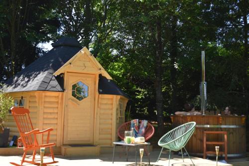 Vernoux-en-Gatine Haus | Cabane dans un jardin arboré