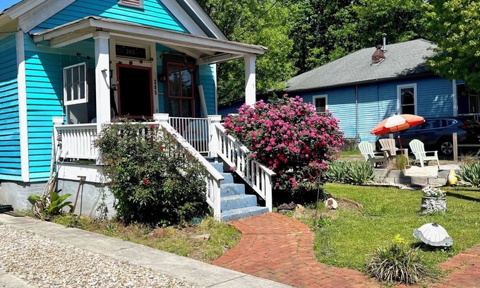 East Side Haus | Cabbagetown Charmer, Walk to so much in Atlanta