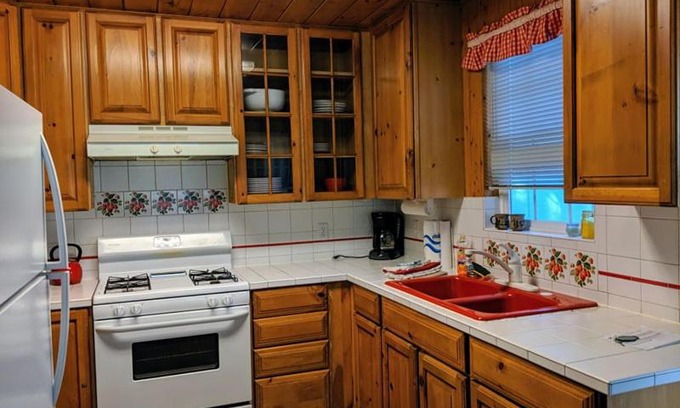 Strawberry Haus | Cabin #3