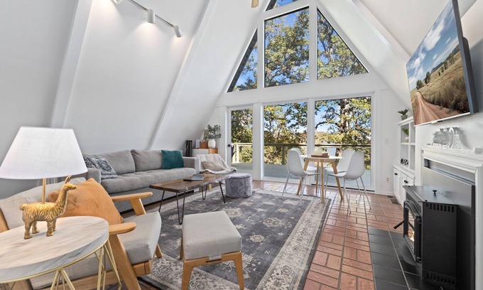 Lost Bridge Village Haus | Cabin Allswell - Beaver Lake A-Frame - Sleeps 8