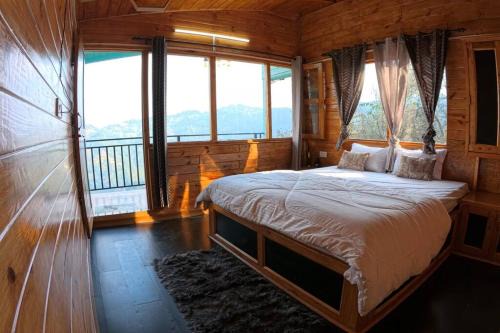 Kaul Haus | Cabin by The Woods - Mukteshwar - Nature - Romantic - Secluded