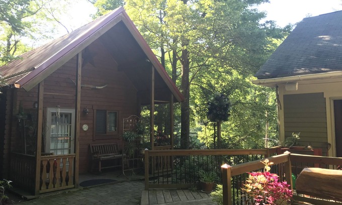 Ashfield Kabine | Hütte in den Bäumen Im historischen Jim Thorpe, an der Seite des Flagstaff Mountain