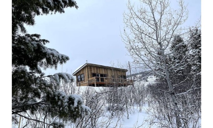 Victor Kabine | Cabin on the Creek