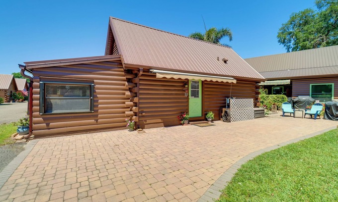 Okeechobee Kabine | Cabin w/ Boat Launch & Pool Access in Okeechobee