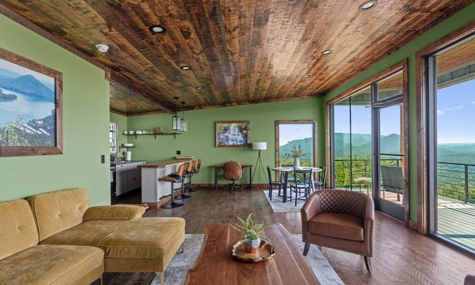 Tennga Kabine | Charming 2-bedroom cabin in peaceful Ocoee with amazing mountain views