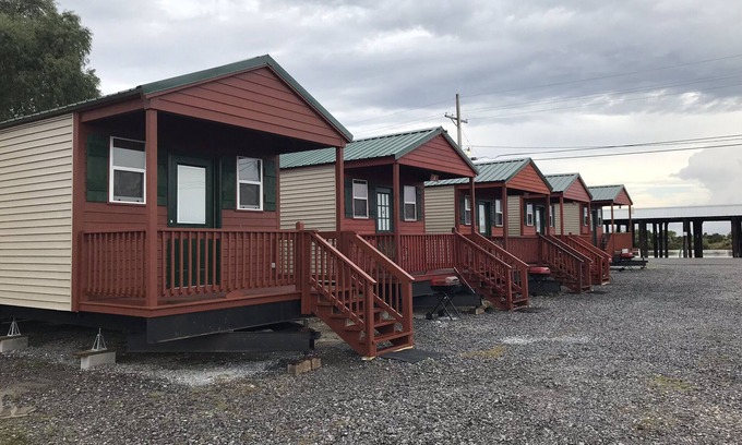 Delacroix Wohnung | Hütten und Bootsanleger "Delacroix Island, Louisiana"