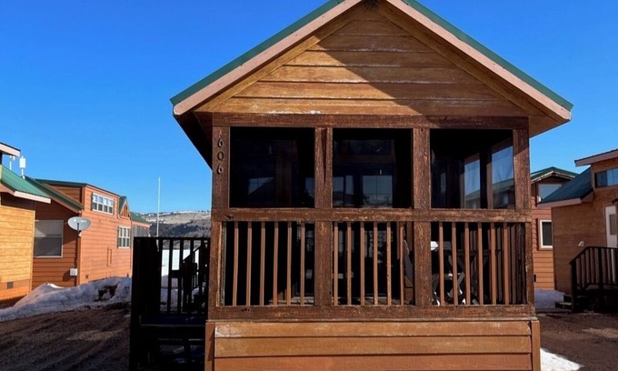 Mammoth Creek Kabine | Cabins by Panguitch Lake: Where Rustic Charm Meets Amazing Fishing!