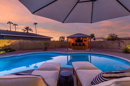 Paradise Valley Village Haus | Cactus Glen Free Htd Pool GameRoom Cabana Bar
