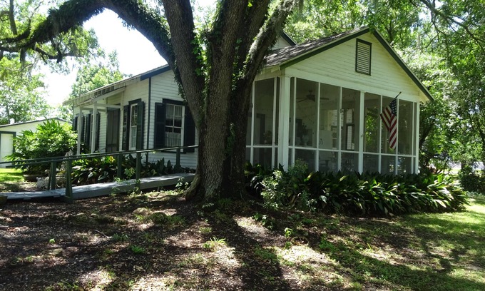 Bayou Vista Hütte | Cajun Jack Cottage on the River