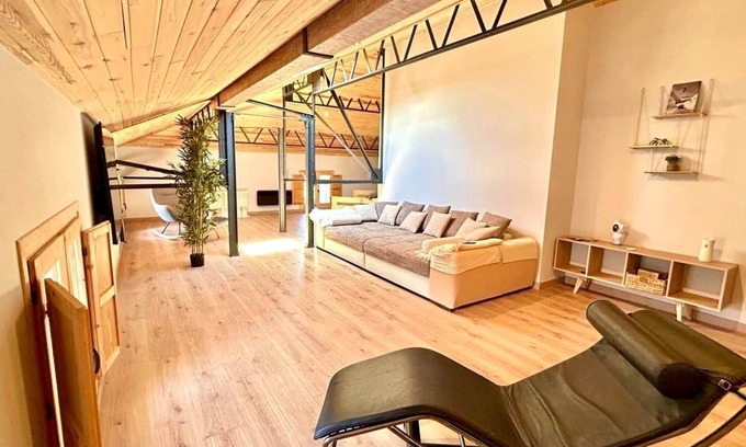 Err Wohnung | CAL QuEROL - ATIC to ERr (max 13 pax)